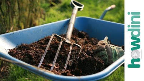 How To Make Garden Fertilizer - How To Make Your Own Miracle-Grow - DIY CREATED (With ... / The ...