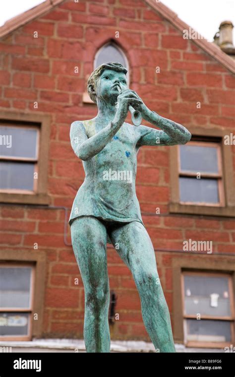 Peter Pan statue in Kirriemuir birthplace of J M Barrie Stock Photo - Alamy