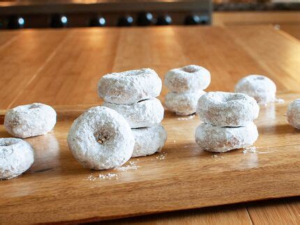 Hostess Powdered Donuts Copycat Recipe by | DIY Donettes