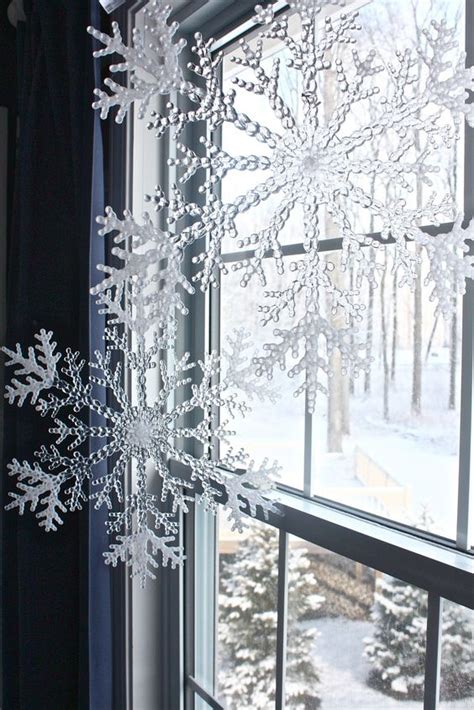 26 Creative Snowflake Decorations That Inspire - Shelterness