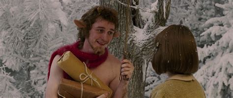 15 Pictures of Lucy Pevensie and Mr. Tumnus - The Chronicles Of Narnia ...