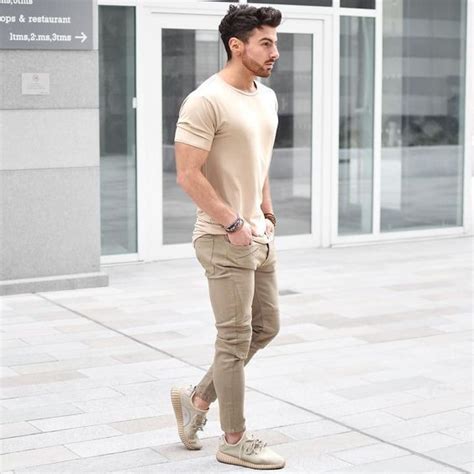 Green Casual Trouser, Men's Joggers Fashion Trends With Beige T-shirt ...