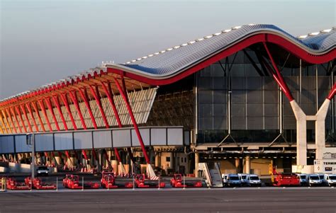 Gallery of Madrid-Barajas Airport Terminal 4 / Estudio Lamela & Rogers Stirk Harbour + Partners - 4