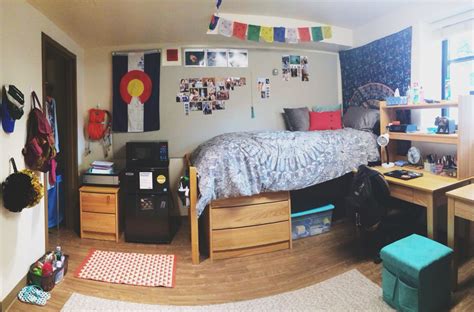 Baker Hall dorm room at the University of Colorado. | Dorm style, College dorm room hacks ...