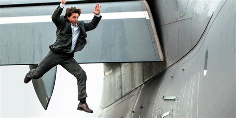 Tom Cruise Does Crazy Stunts In Mission: Impossible 6 Photos