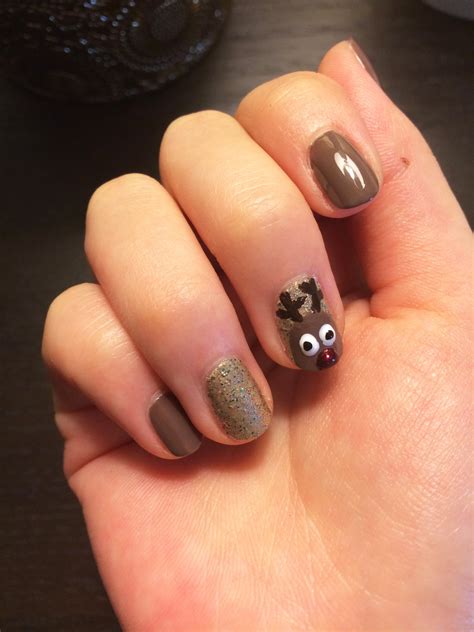 Reindeer Nail Art | POPSUGAR Beauty