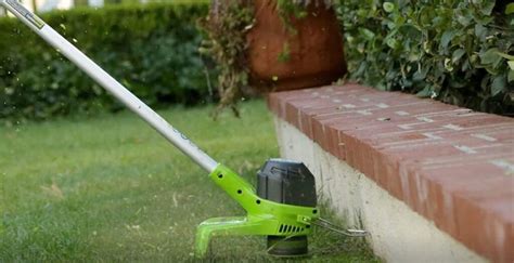 8 Best Cordless String Trimmers Of 2022 [Reviews] | Garden Wisper