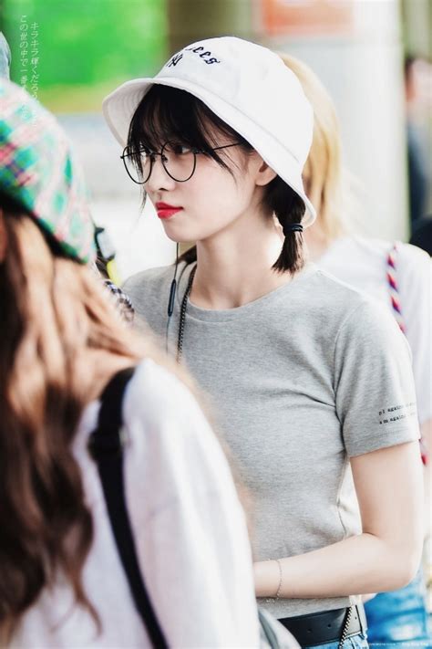 Twice Momo Airport Fashion - Official Korean Fashion