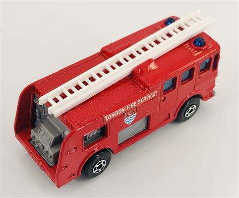 Matchbox Superfast No. 35 "Merryweather Fire Engine" - Toy Hunter UK ...