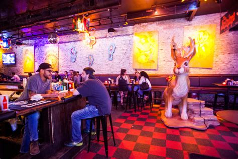 Best 6th Street Austin Bars, Ranked From Best to Worst - Thrillist