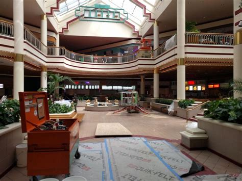 A Tour Of Stranger Things’ Starcourt Mall - popgeeks.com