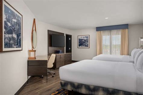 HOTEL WESTPORT KANSAS CITY, TAPESTRY COLLECTION BY HILTON - Updated ...