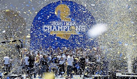 Warriors Celebrate and Celebrated at Championship Parade | NBA.com