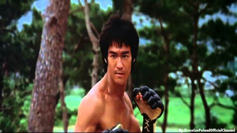 Bruce Lee "Enter The Dragon " First Fight / 李小龍“龍爭虎鬥”第一戰 - YouTube