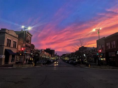 Sunset, downtown Lawrence, 12/30/18 (Credit to Free State Brewery) | Sunset, Wonderful places ...