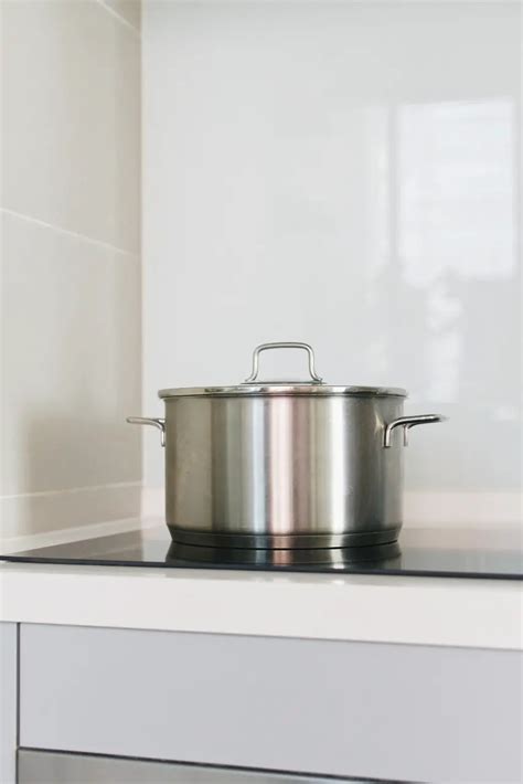 Minimalist Kitchen Essentials List: A Checklist For Everything You Need