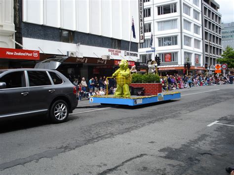 Puppet Show float | discoverywall.nz