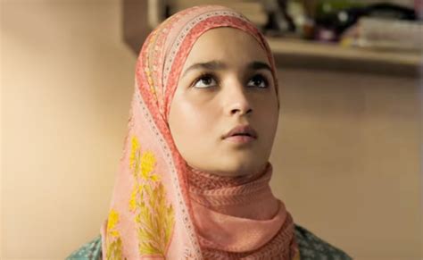 Alia Bhatt Gully Boy Movie Stills 3 : gully boy on Rediff Pages