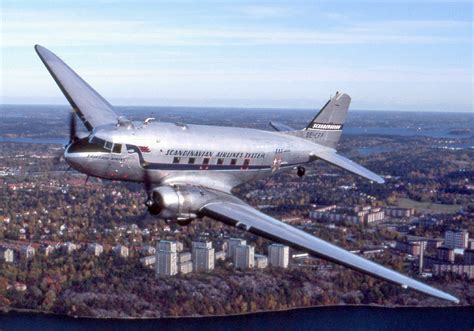 File:Douglas DC-3, SE-CFP.jpg - Wikimedia Commons