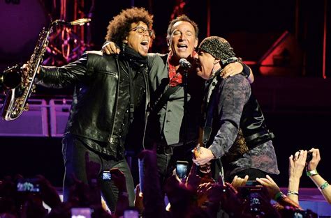 Bruce Springsteen to Release 'Chapter and Verse' Album with Autobiography Launch | Billboard