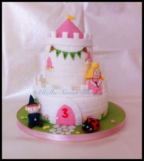 Ben & Holly's Little Kingdom. Fairy castle with edible Ben, Holly & Gaston