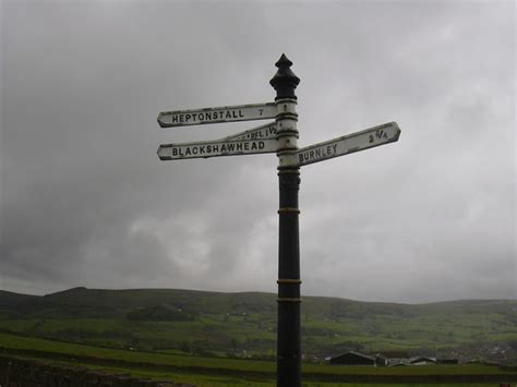 Old Road Sign © Robert Wade :: Geograph Britain and Ireland