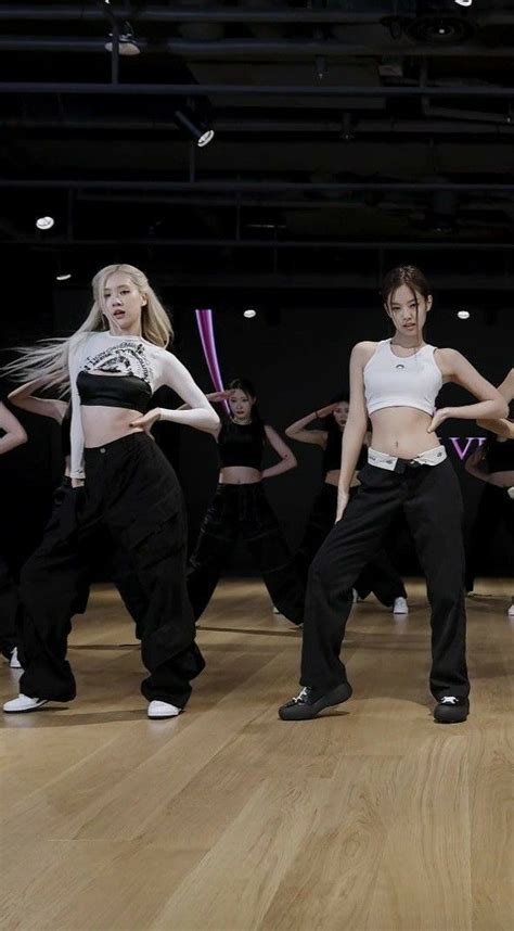 BLACKPINK - "PINK VENOM" DANCE PRACTICE VIDEO in 2022 | Dance outfits ...