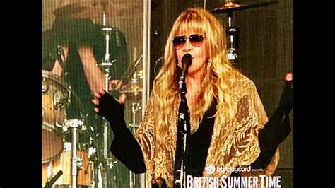 Stevie Nicks - Gypsy - live London 2017 - YouTube