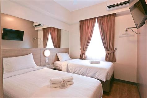 Red Planet Amorsolo, Makati City - Compare Deals