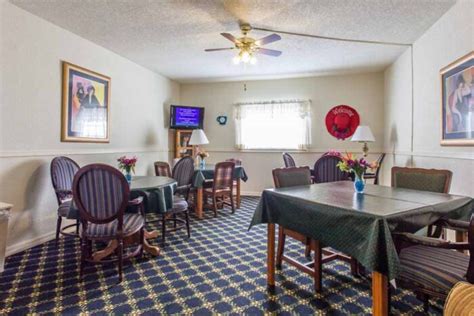 Lexington Manor at Port Charlotte | Senior Living in Port Charlotte, FL