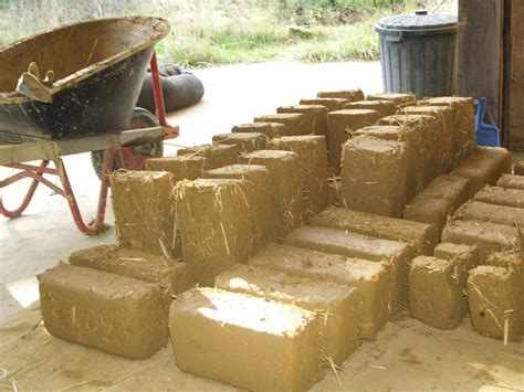 Building the round strawbale house: Mudbrick making