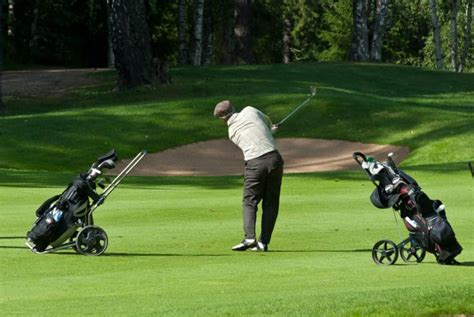 20 Golf Tips For Seniors To Improve Your Game (Updated)