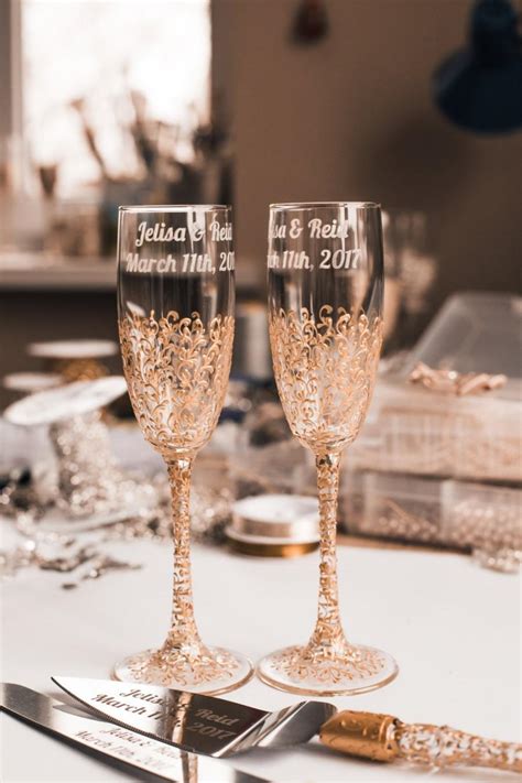 Personalized Wedding Glasses Toasting Flutes Gold Glasses Bride And ...