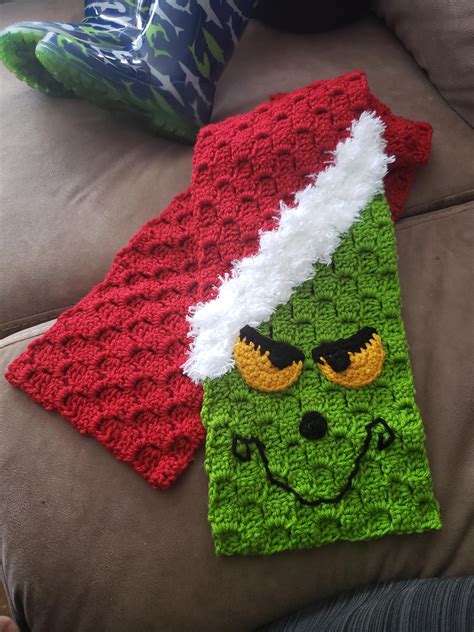 HOTH Scarf for a Grinch loving coworker's birthday. : r/crochet