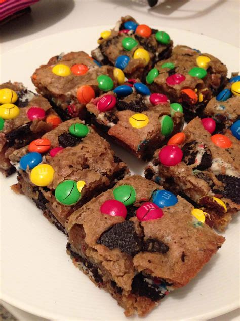 Oreo Cookie Bars - Loaded with Oreos and M&Ms