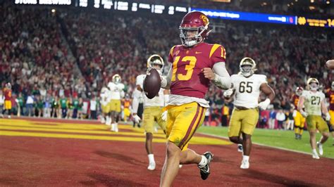 Caleb Williams paints perfect message on nails in USC Football-ND game | Flipboard