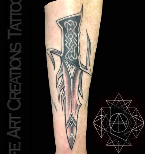 Discover 68+ celtic dagger tattoo - in.cdgdbentre