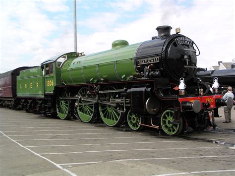 LNER B1 1306 "Mayflower"at Doncaster Works (With images) | Steam engine ...