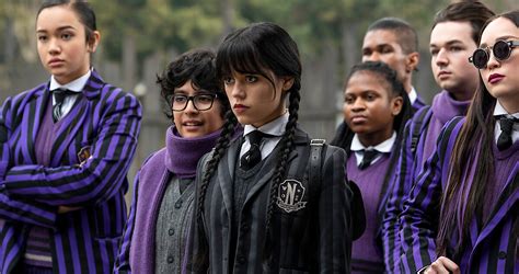 What is Nevermore Academy on Wednesday? Jenna Ortega Explains - Netflix ...