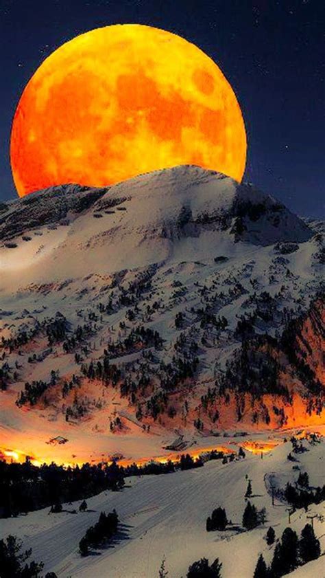 this is a awsome moon behind a mountain!!!!! | Beautiful nature, Nature ...