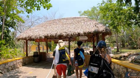 Cenote Ik Kil in Mexico is right by Chichen Itza and so fun!