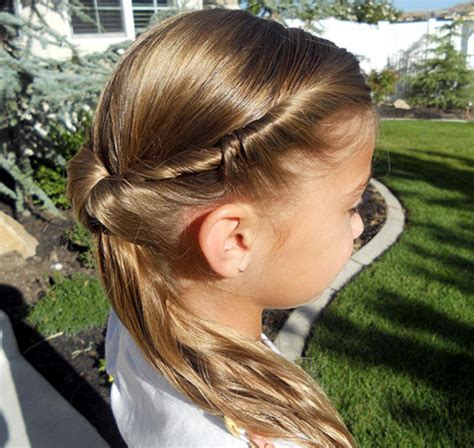 12 Simple School Girl Hairstyles for Medium Hair | Styles At Life