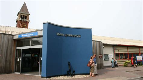 Failing Medway Maritime Hospital in Gillingham to remain in special ...