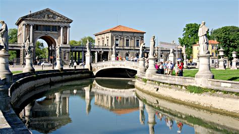 Prato della Valle in Padua, Italy | WAVEJourney