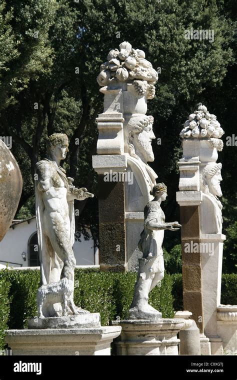 statues in villa borghese park rome italy Stock Photo - Alamy