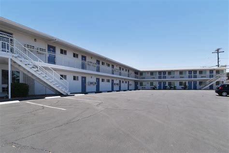 Motel 6 Barstow, CA - Route 66 in Barstow | Best Rates & Deals on Orbitz