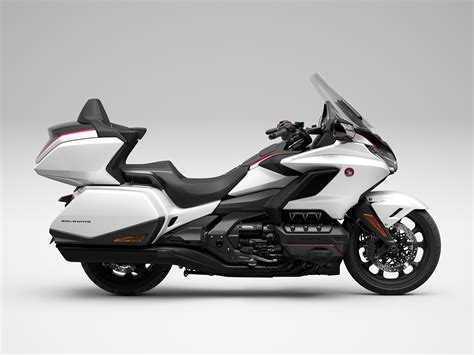 2024 Honda Gold Wing Tour DCT Airbag Guide • Total Motorcycle