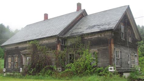 Abandoned farm house Johnson, VT | Abandoned farm houses, Abandoned ...