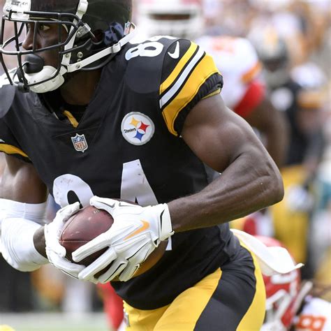 Antonio Brown 'Obviously' Doesn't Want Trade, Was 'Pissed Off' About Loss | News, Scores ...