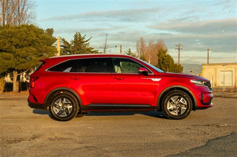 2021 Kia Sorento Hybrid: Swanky and stylish - CNET